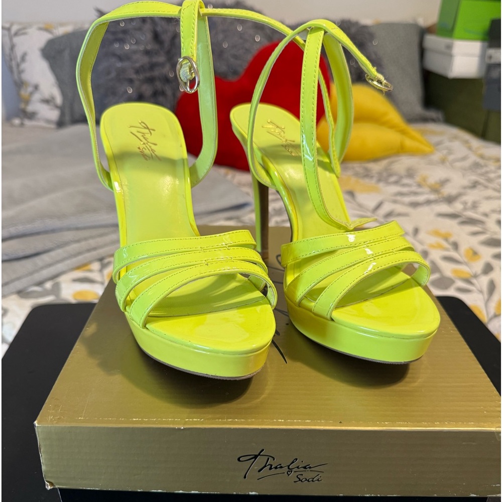 Thalia Sodi heels